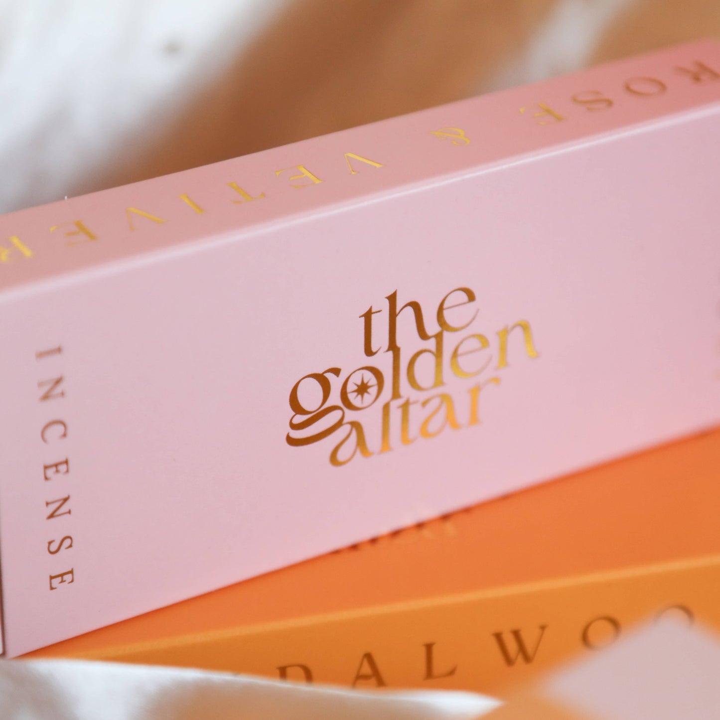 Der Goldene Altar//Muse Natural Weihrauch - Rose & Vetiver