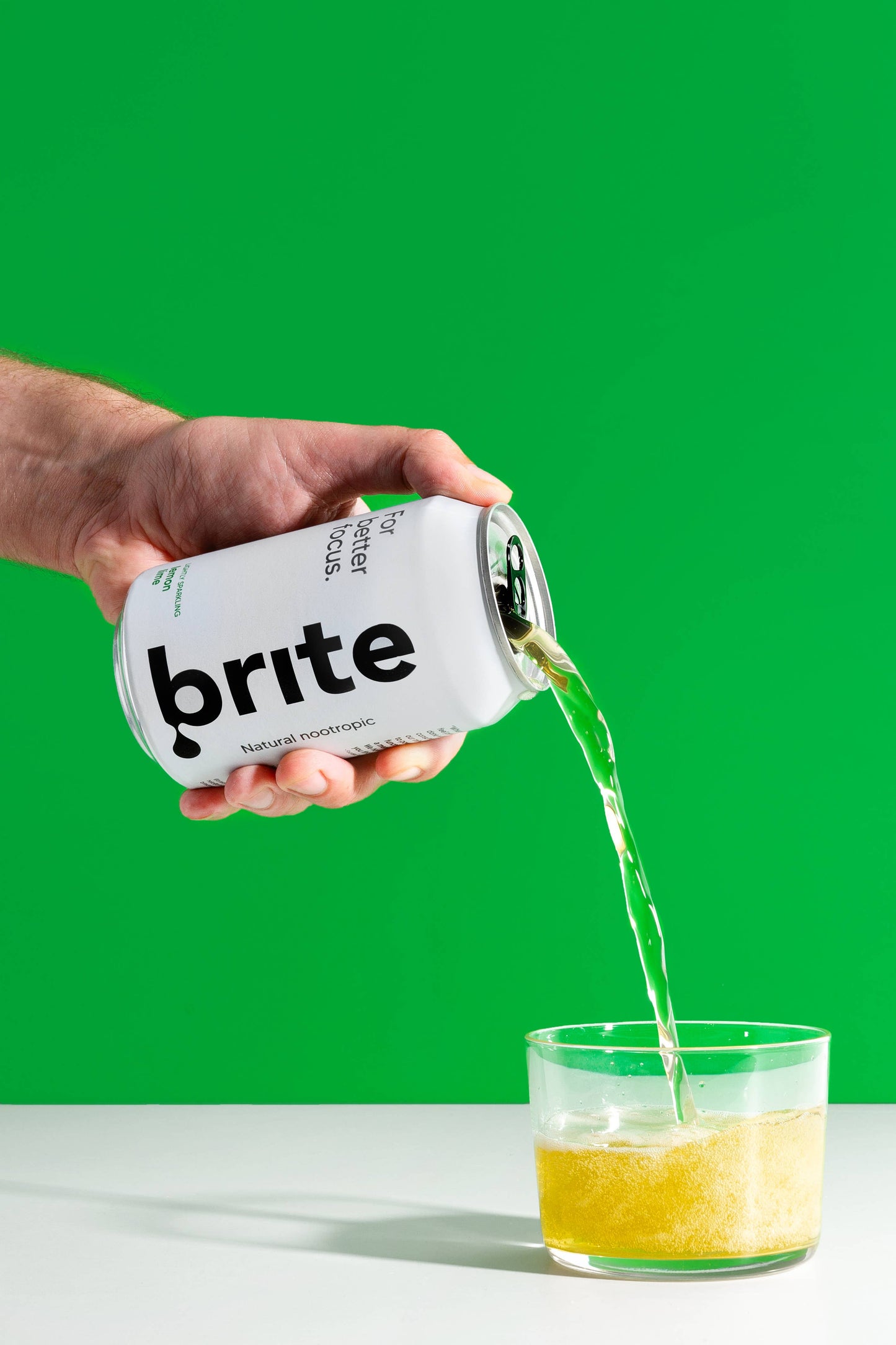 Brite Zitronenlimette. Konzentrieren Sie sich, ersetzen Sie Energy-Drinks und Kaffee.